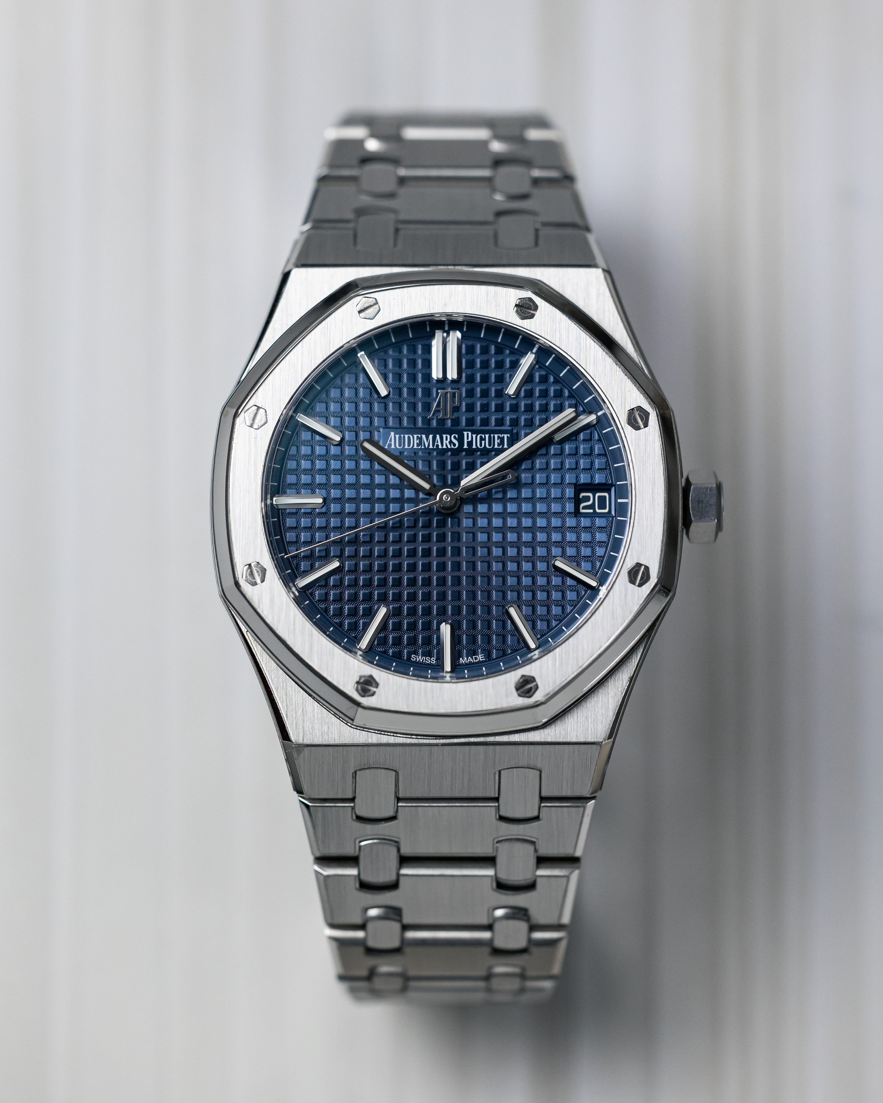 2022 Audemars Piguet Royal Oak 41mm Blue Dial (Discontinued)