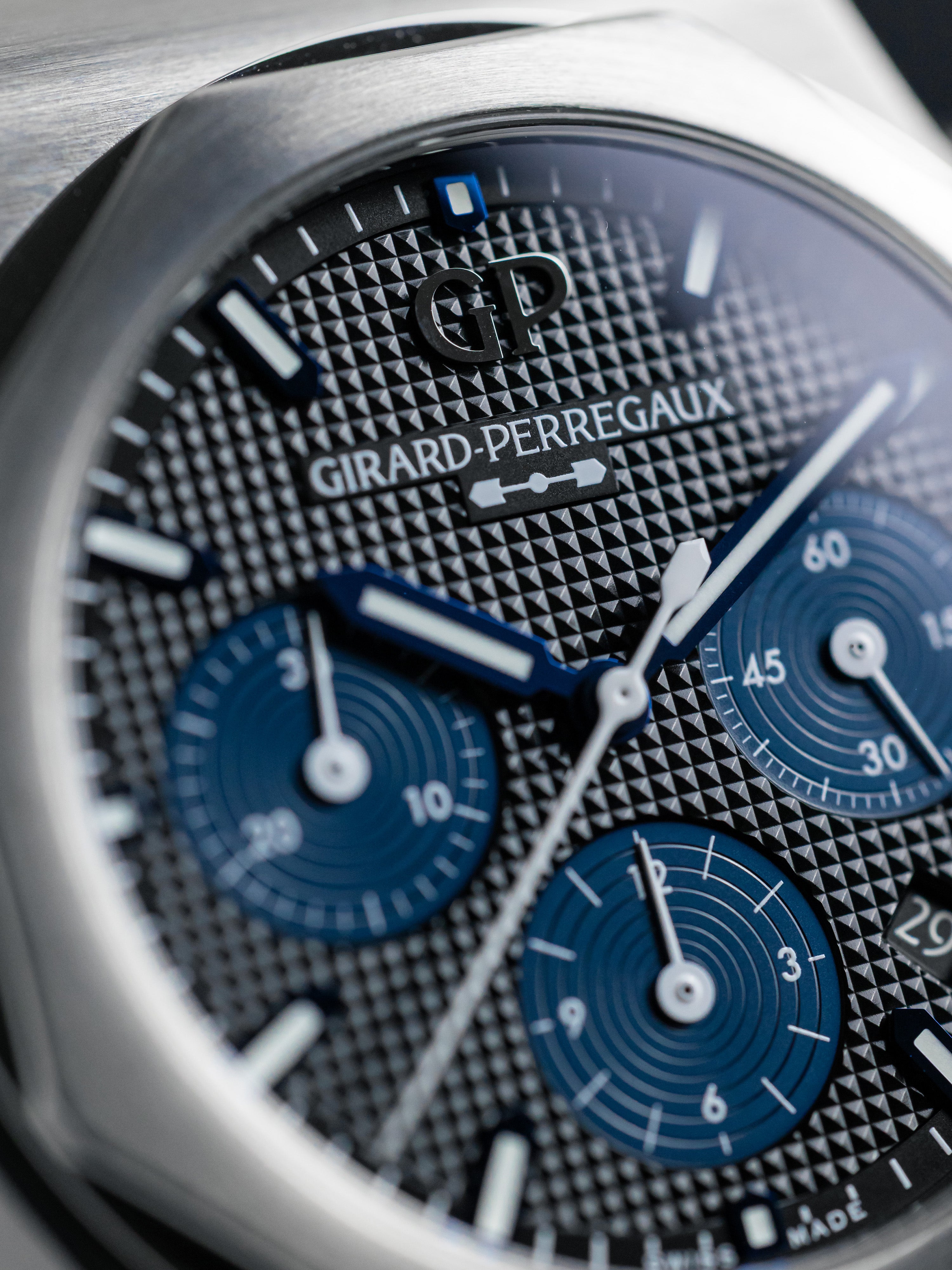 2025 Girard-Perregaux Laureato Chronograph