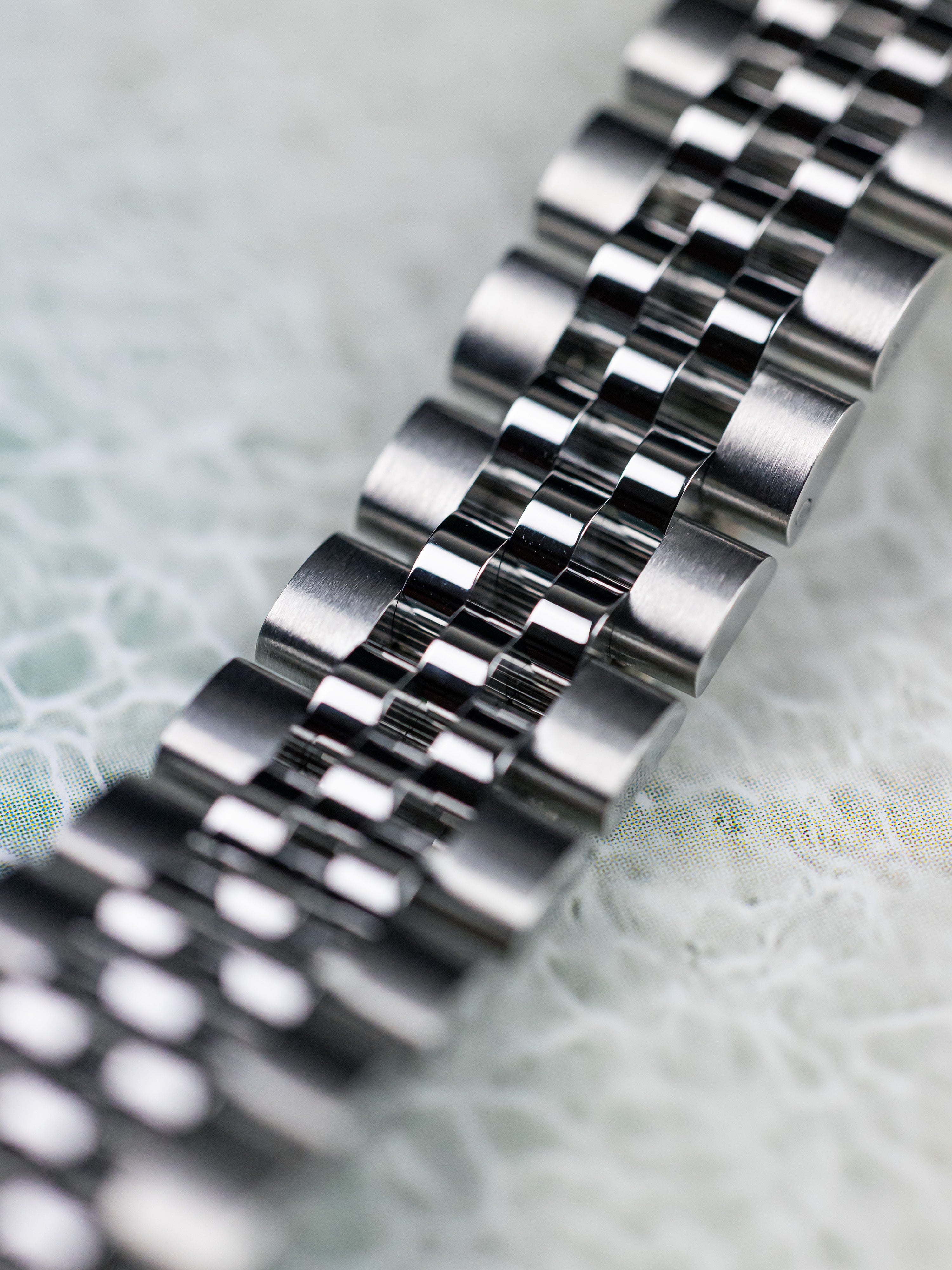 2025 Rolex Lady-Datejust Mother of Pearl Diamond Dial