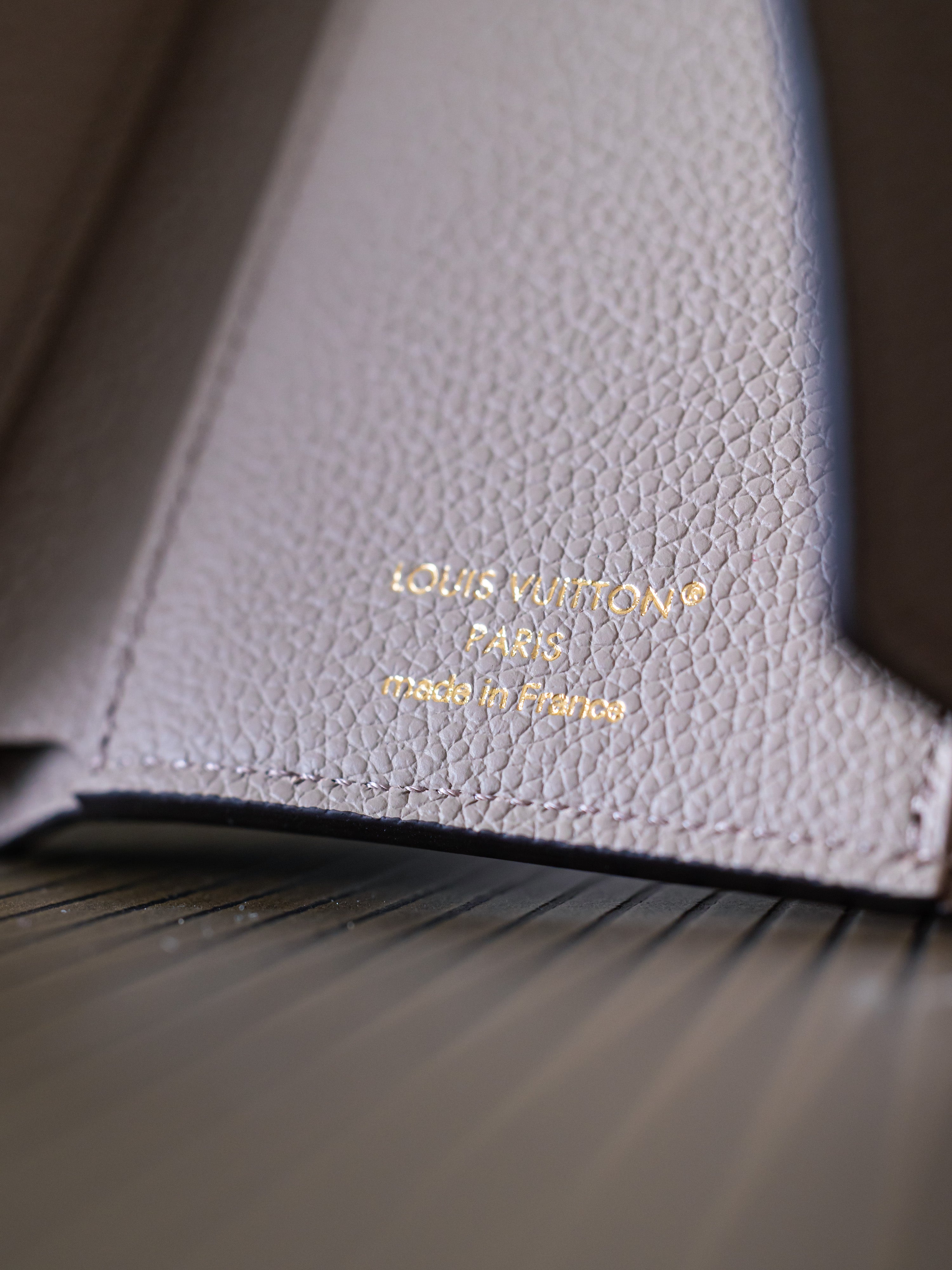 2024 Louis Vuitton Victorian Wallet Tourterelle/Crème