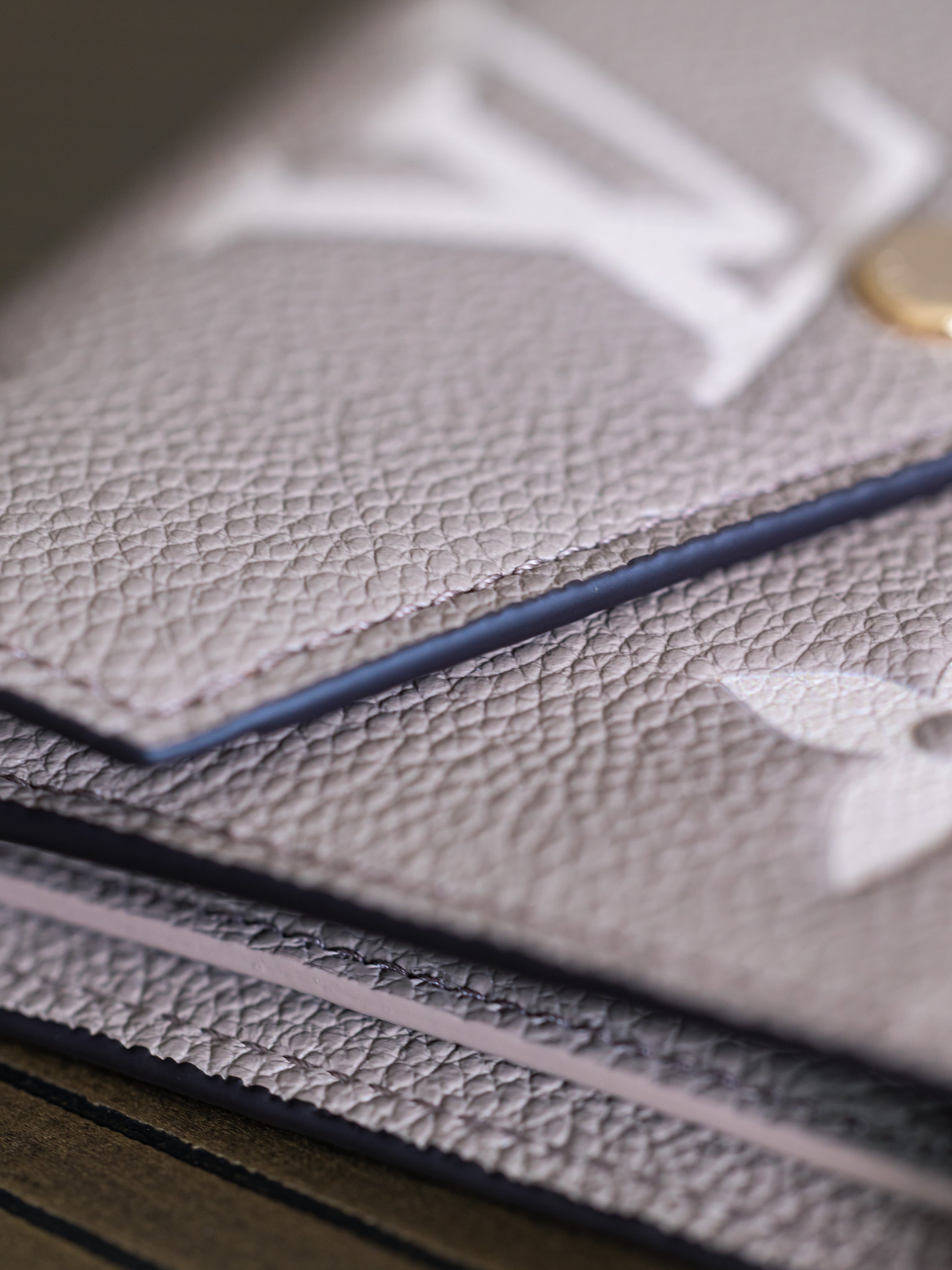 2024 Louis Vuitton Victorian Wallet Tourterelle/Crème