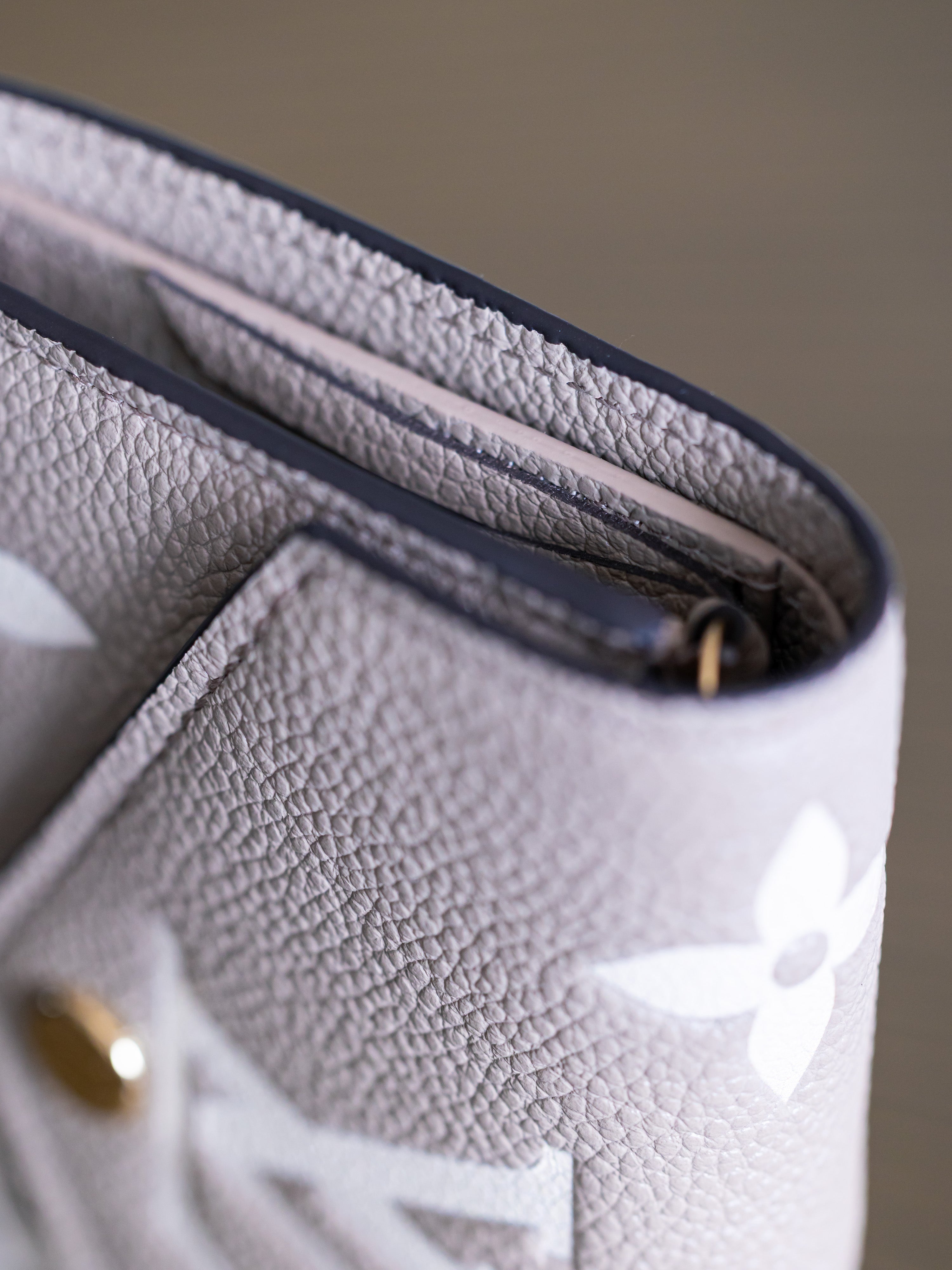 2024 Louis Vuitton Victorian Wallet Tourterelle/Crème