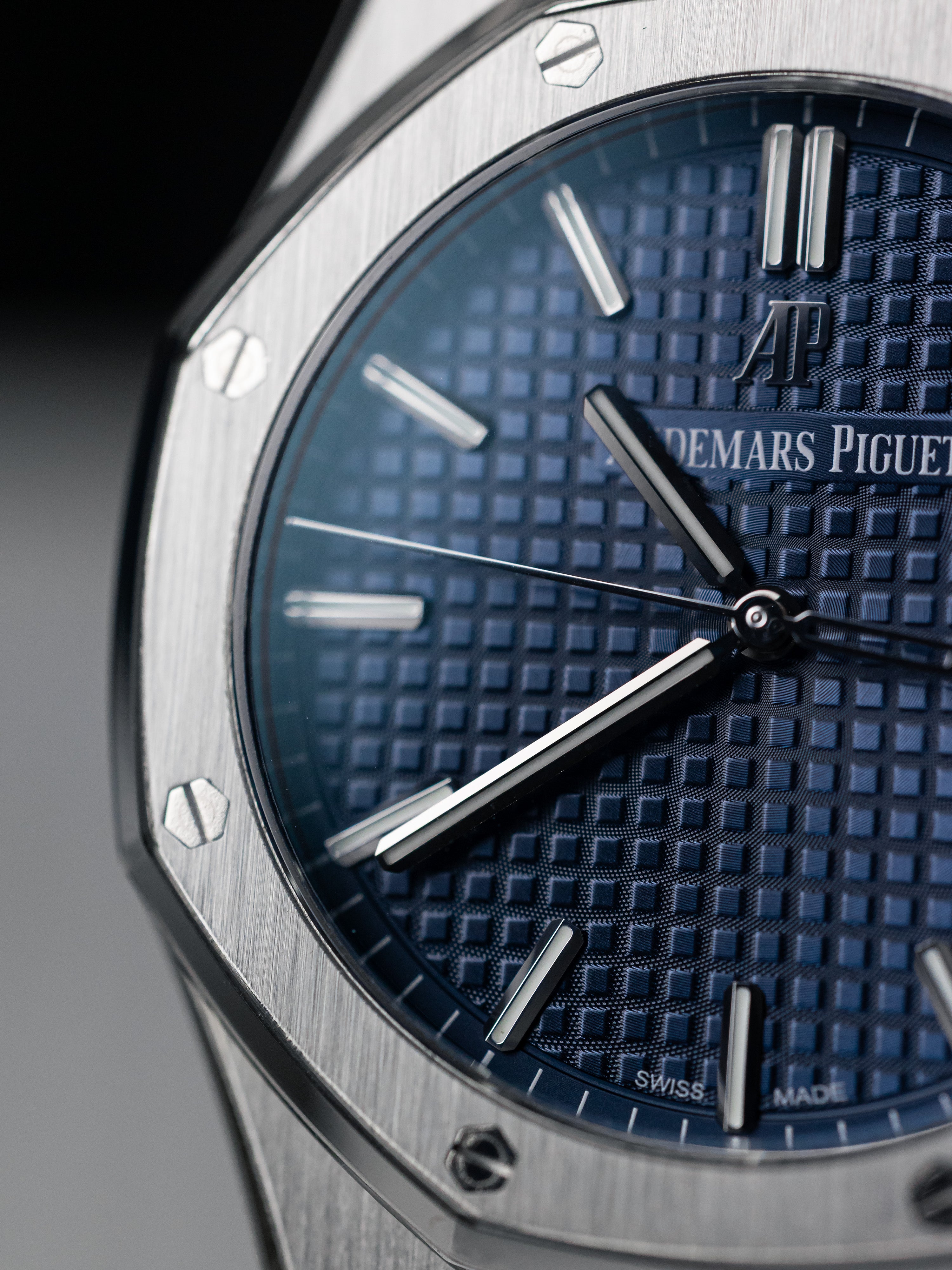 2022 Audemars Piguet Royal Oak 41mm Blue Dial (Discontinued)