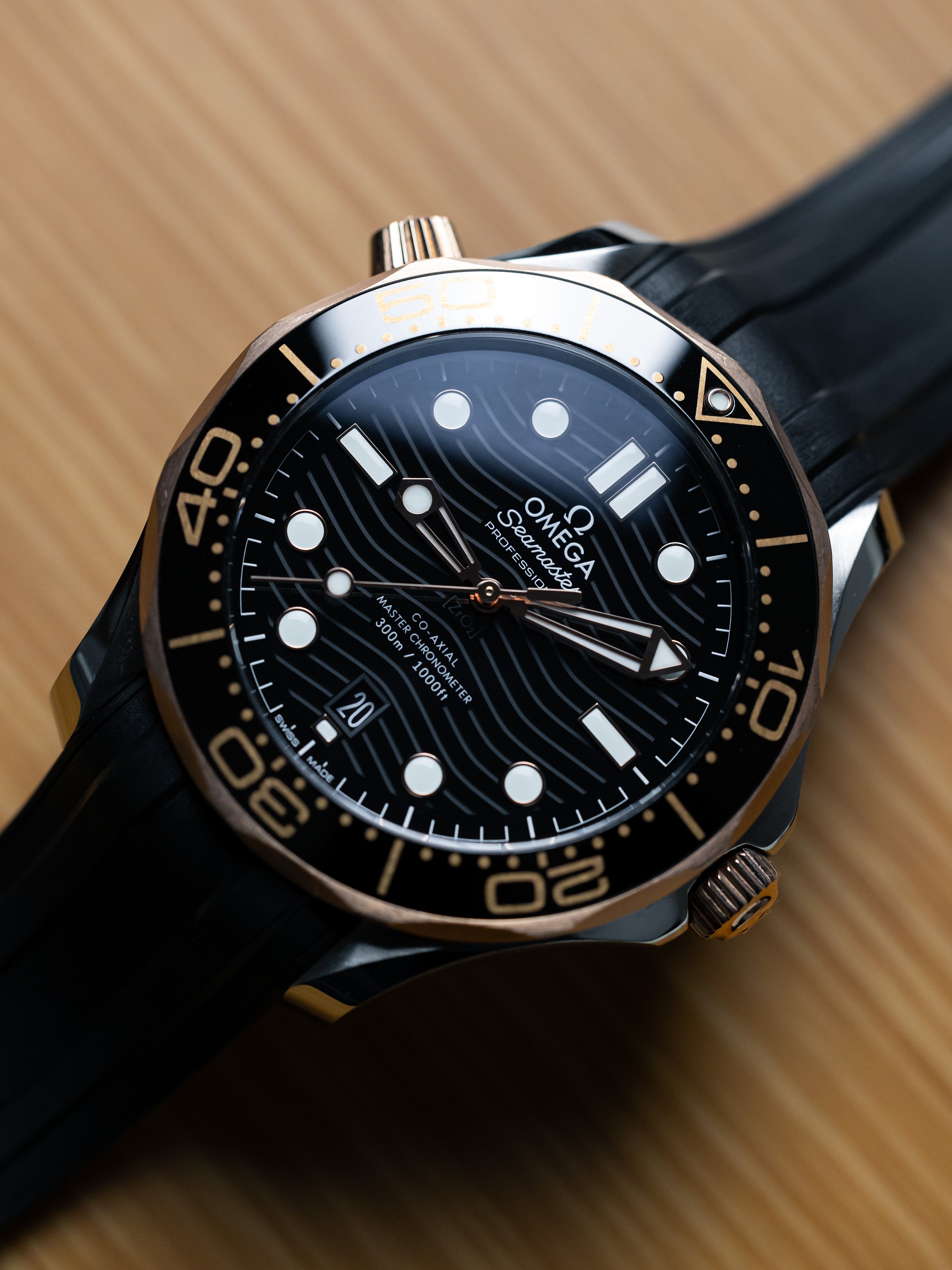 2023 Omega Speedmaster Diver 300m Co-Axil Master Chronometer 42mm