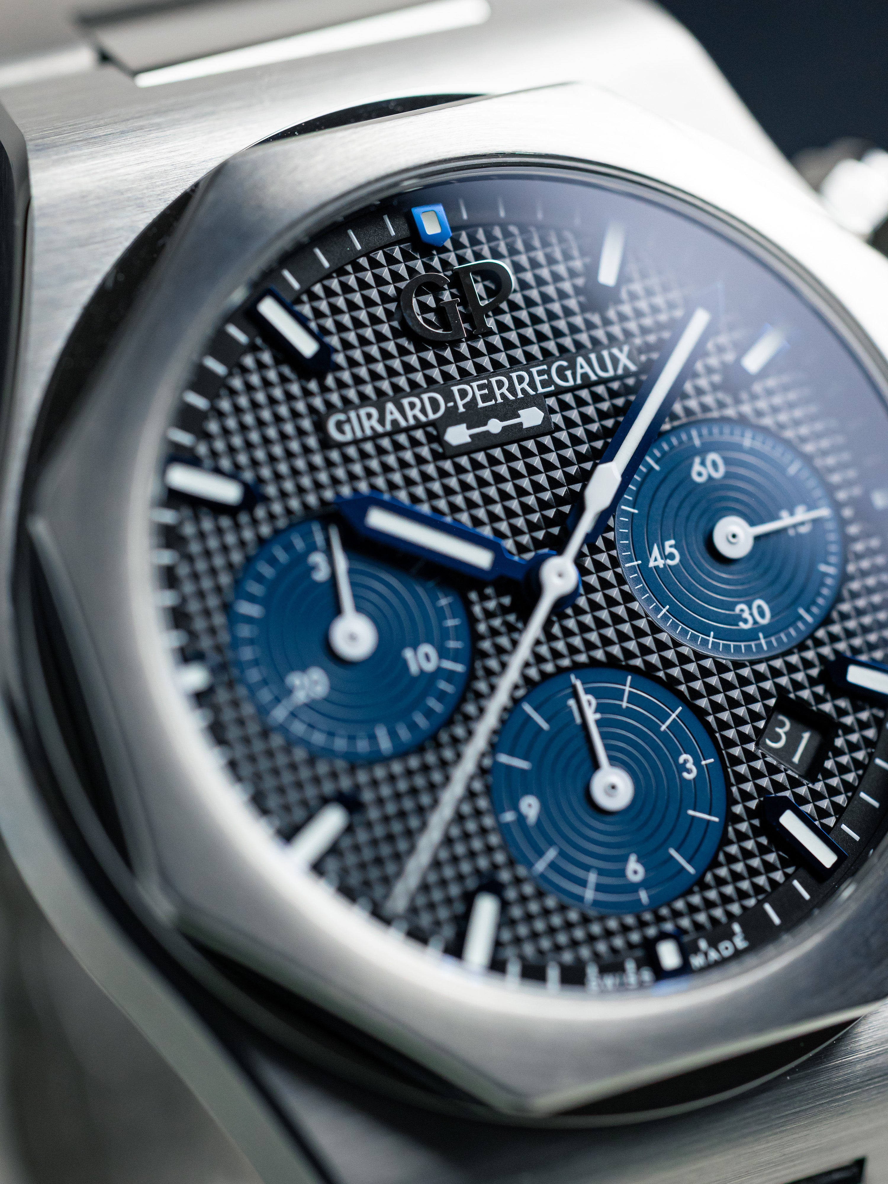 2025 Girard-Perregaux Laureato Chronograph