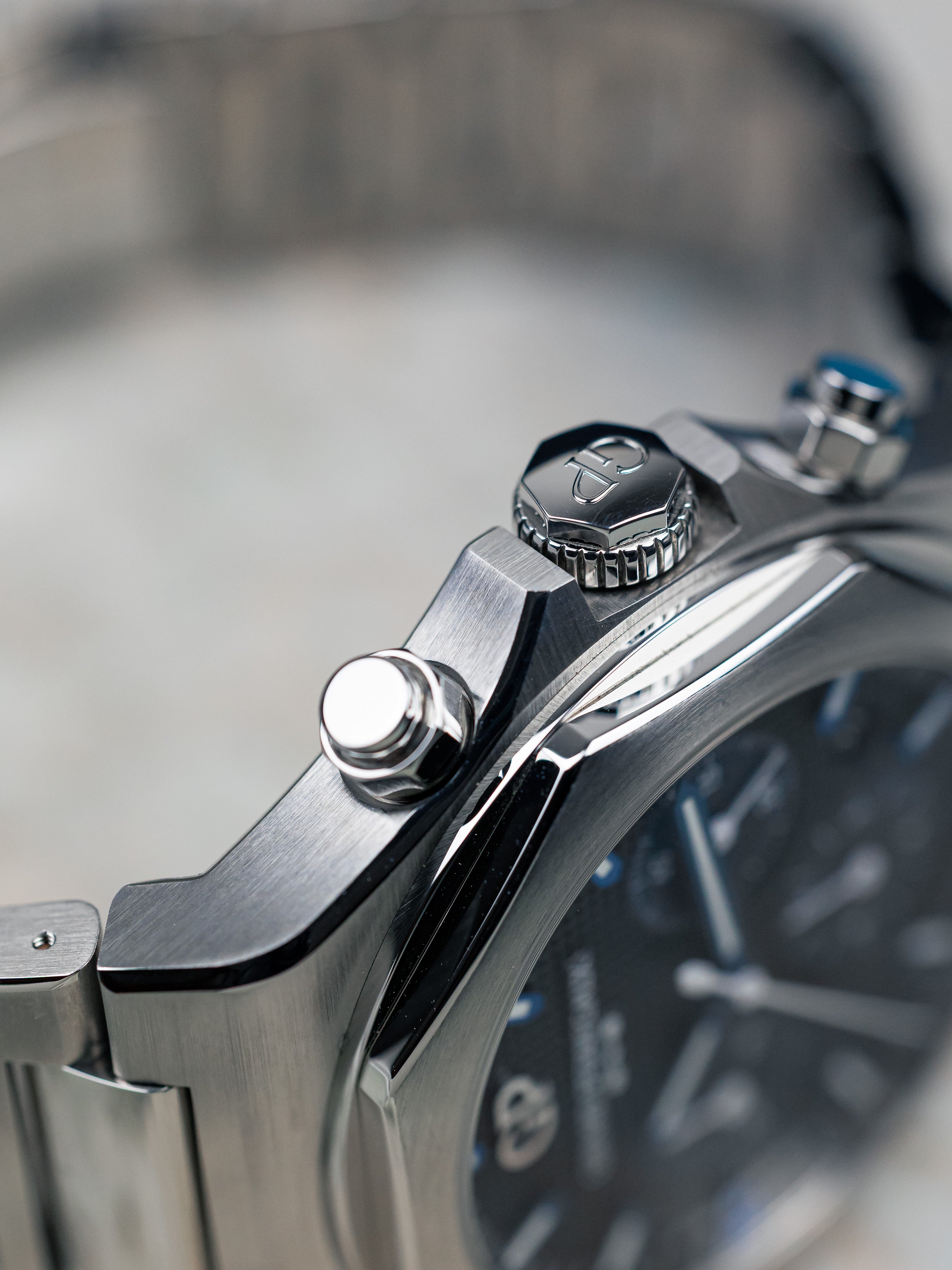 2025 Girard-Perregaux Laureato Chronograph