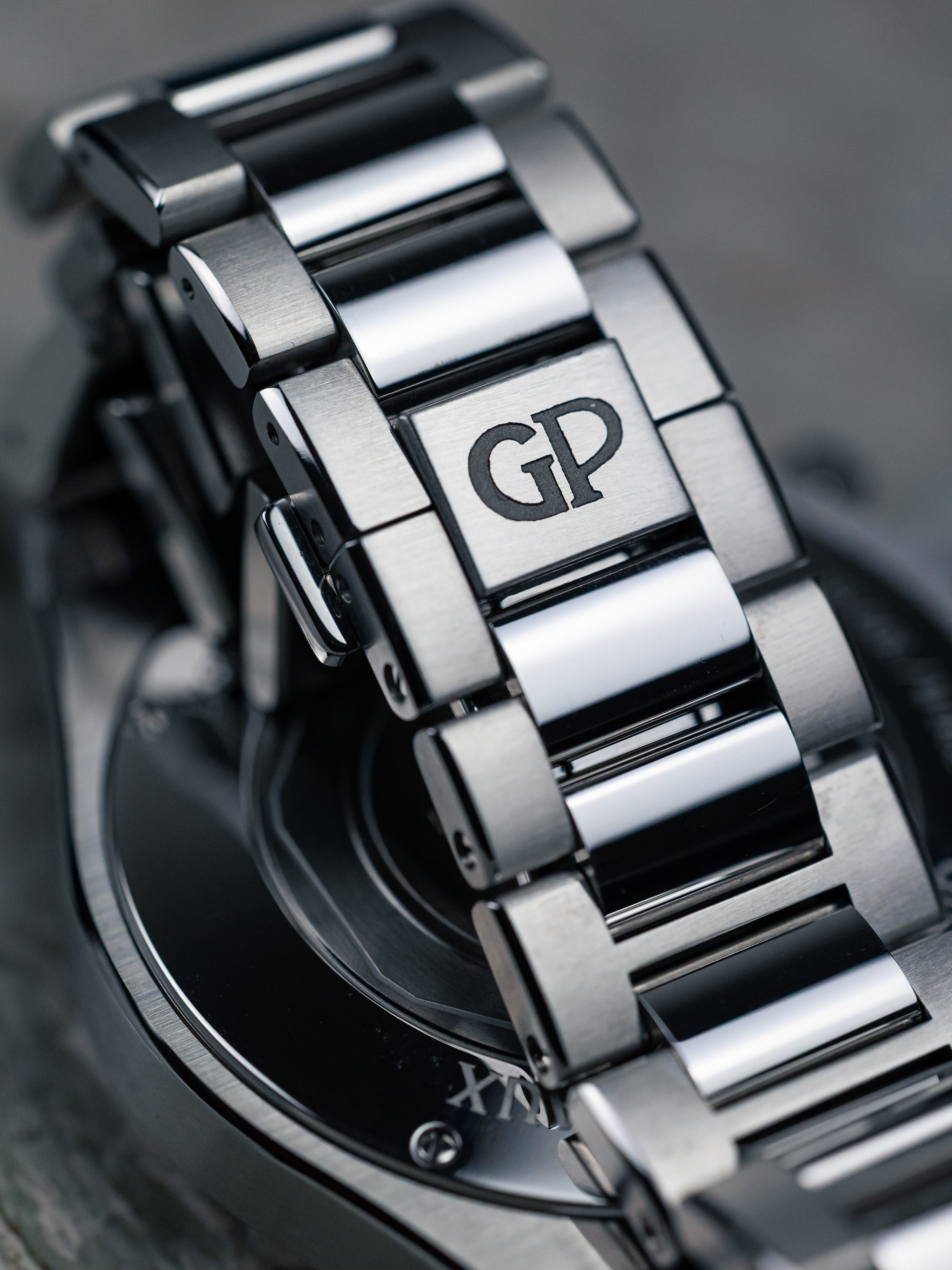 2025 Girard-Perregaux Laureato Chronograph