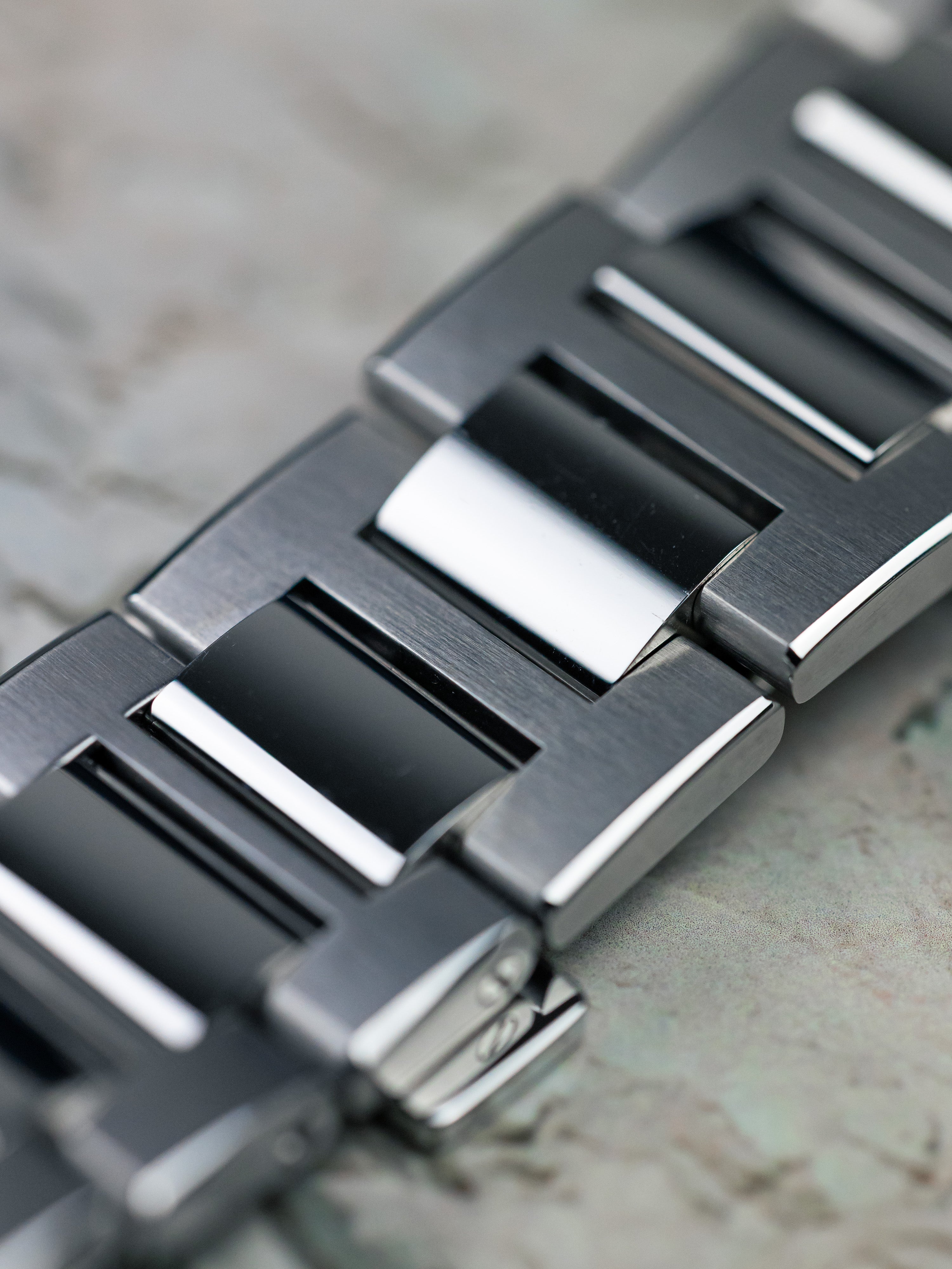 2025 Girard-Perregaux Laureato Chronograph