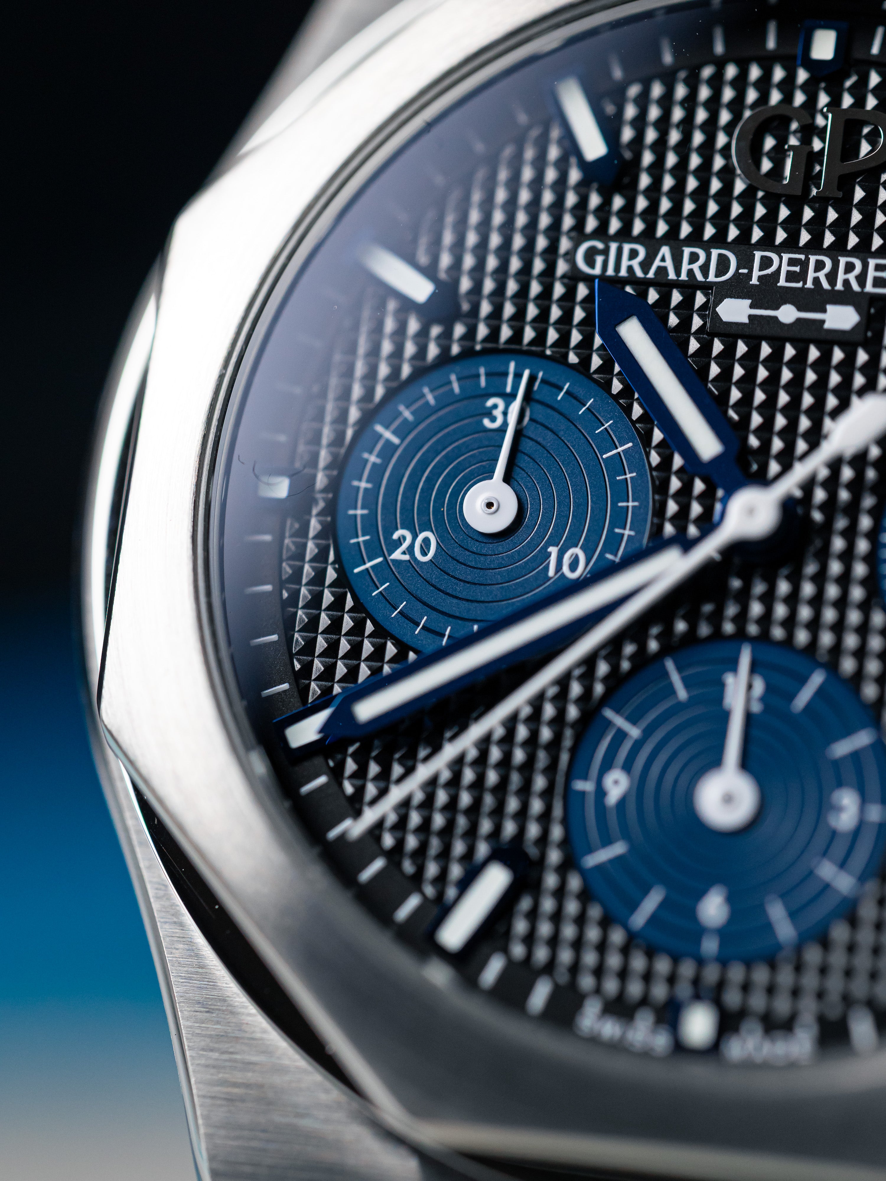 2025 Girard-Perregaux Laureato Chronograph