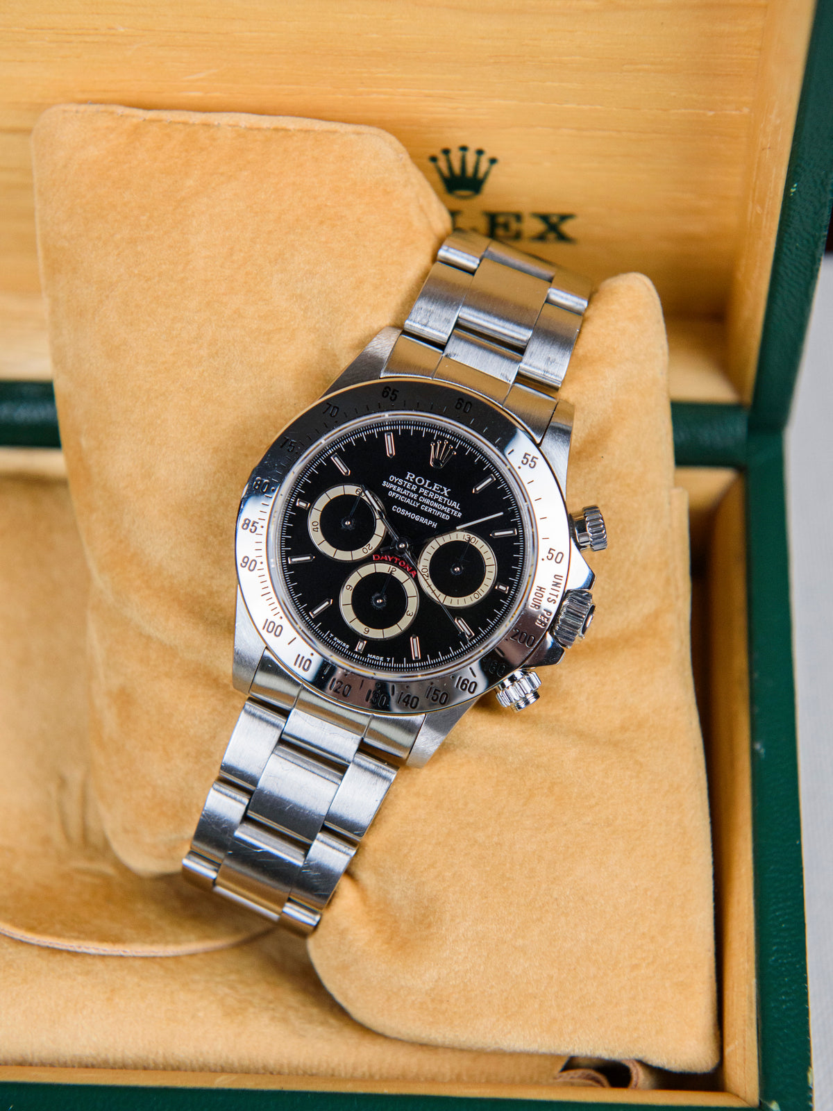 1989 (1990) Rolex Cosmograph Daytona – R Serial, Floating dial, 200 bezel, full set.